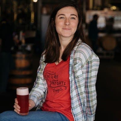 headshot-danika@2x Larissa Smith - Digital Marketer & Community Manager for The Crafty Cask